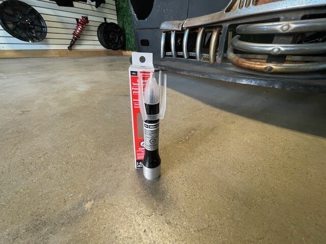 (1) FORD Motorcraft PMPC195007226A UX Ignot Silver Touch Up Paint & Clear Coat