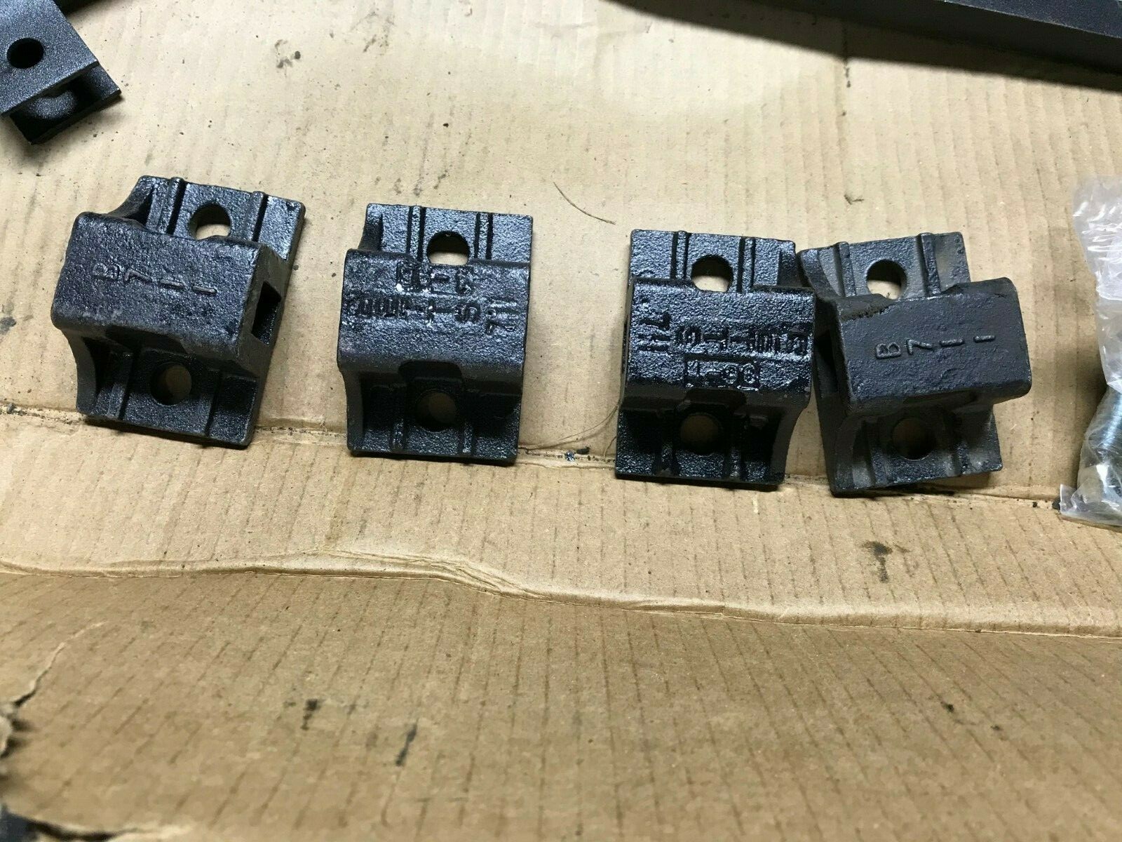 B35 BETTS Spring Steel FLAP HANGER Pair & Hardware BTS-B35
