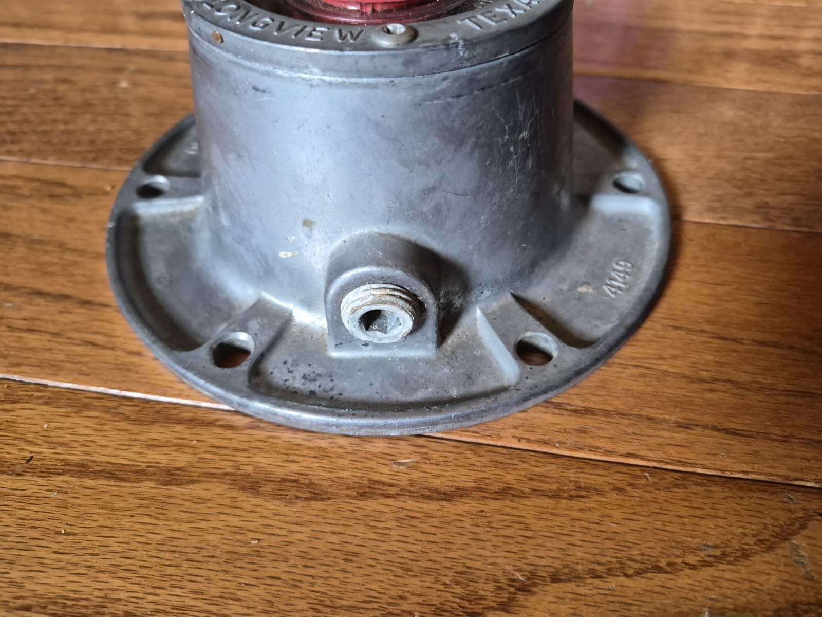 Stemco 343-4149 Wheel Hub Cap 6 Bolts, 5.56″ Bolt Circle, 5/16″ Size, With New