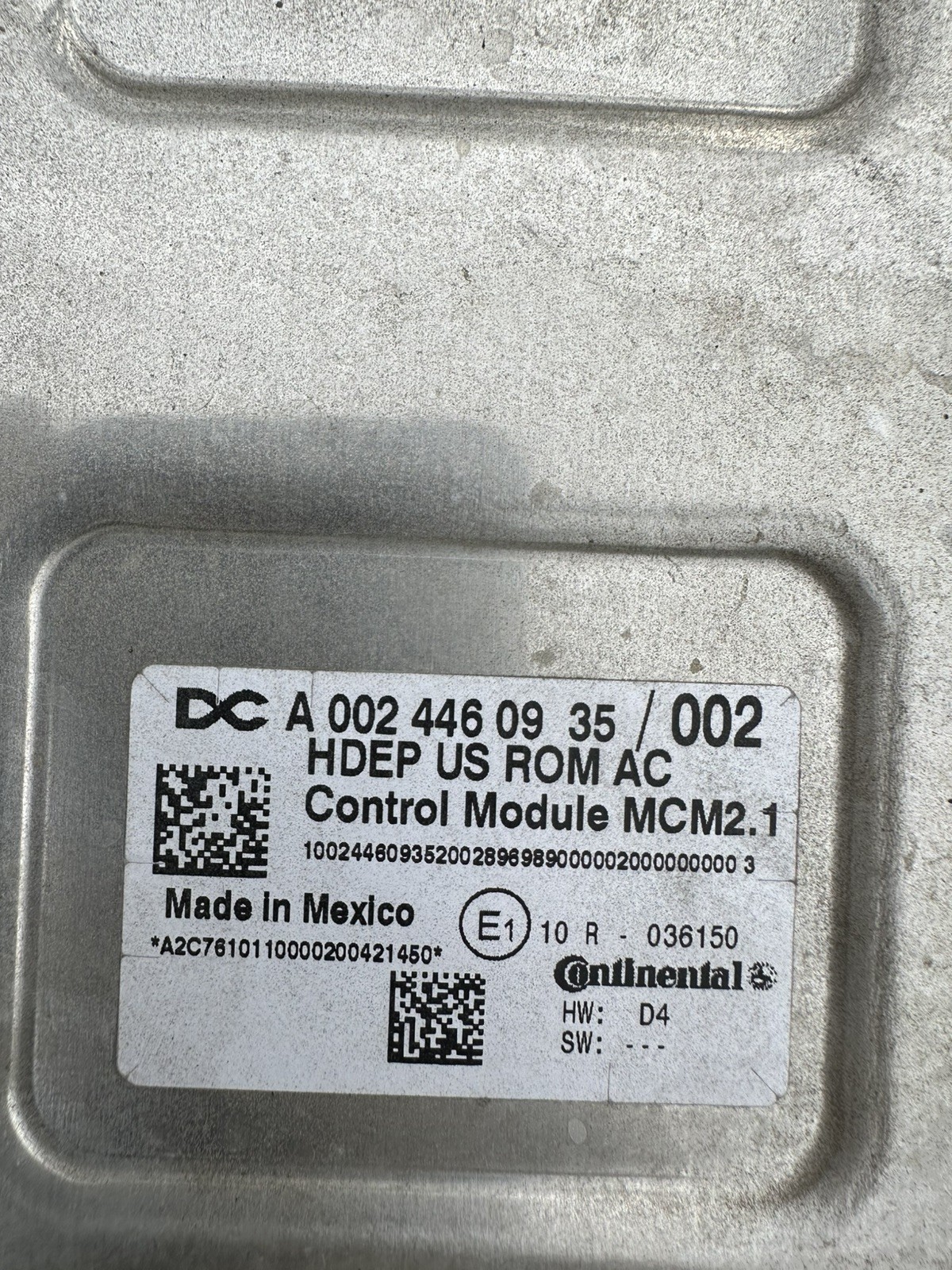 GENUINE: 2021/.A 002 446 09 35 / 002 Freightliner Cascadia ENGINE CONTROL MODULE