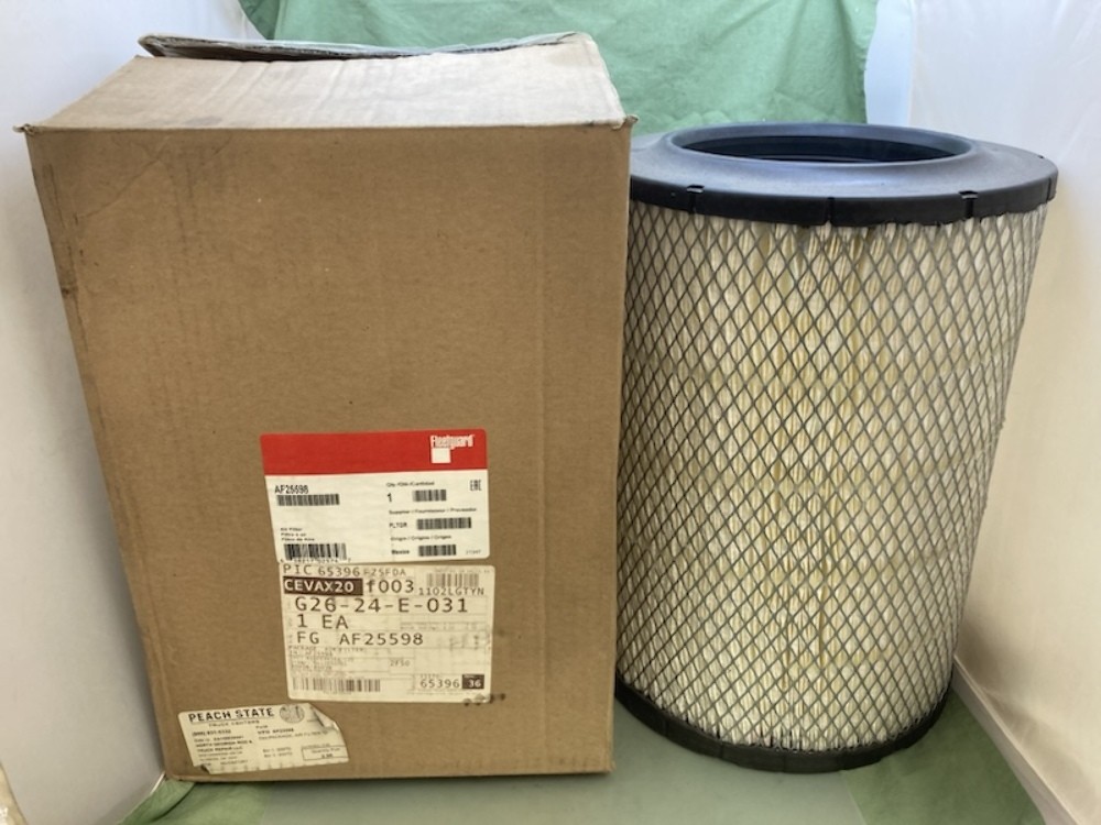 Fleetguard AF25598 Air Filter New Genuine