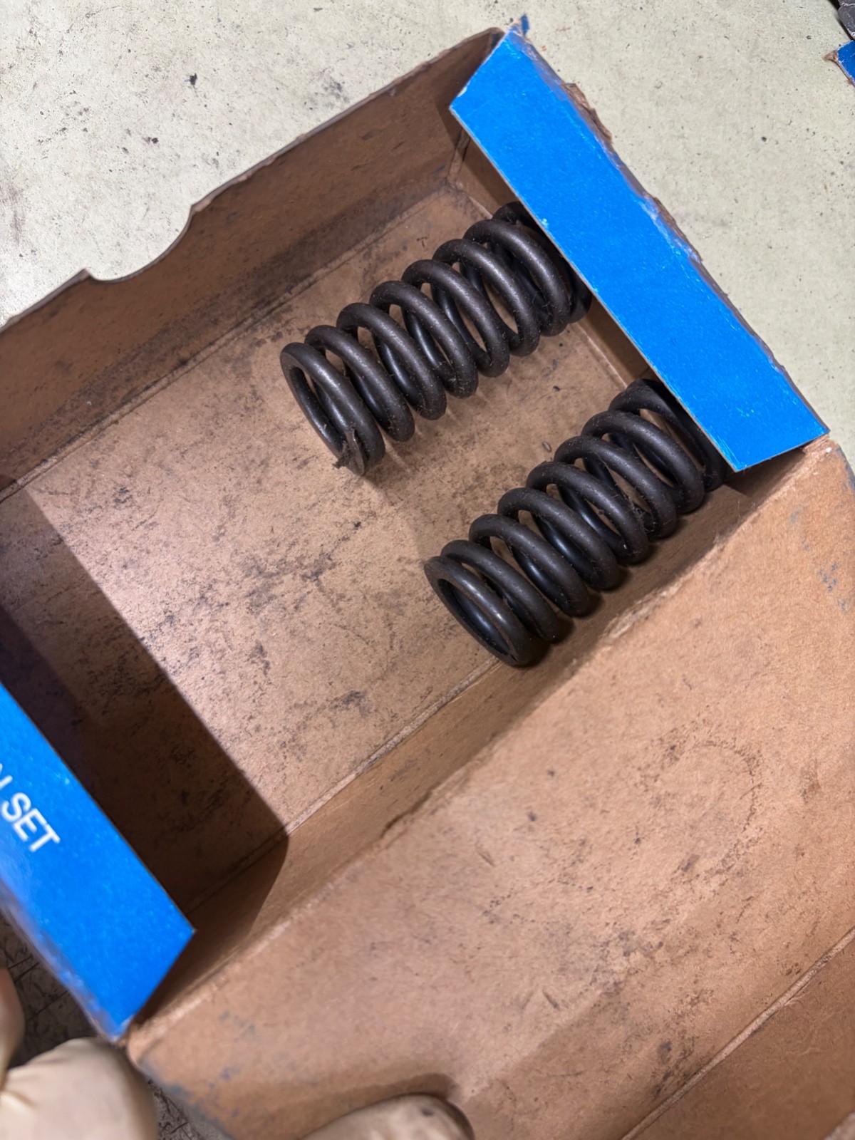SEALED POWER VS328 VALVE SPRINGS BOX OF 2