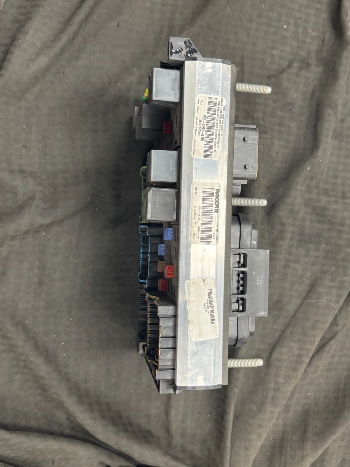 P27-1297-0101 Genuine Paccar Fuse – Assy Cab Pdc OEM – New