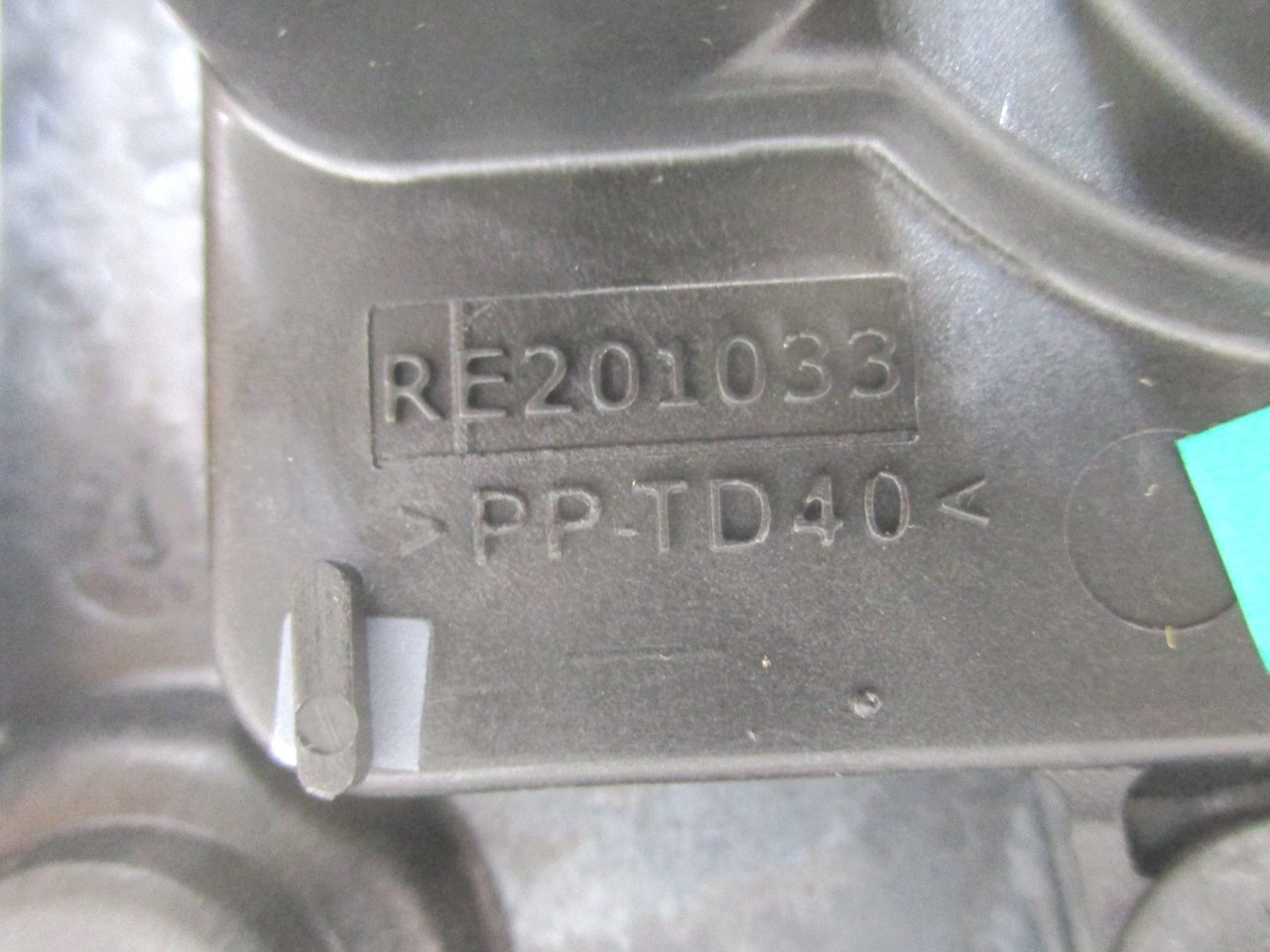 11783-2 BREAK AWAY BUS TRAILER CONNECTOR RECEPTACLE 9-PIN WITH BRACKET RE201033
