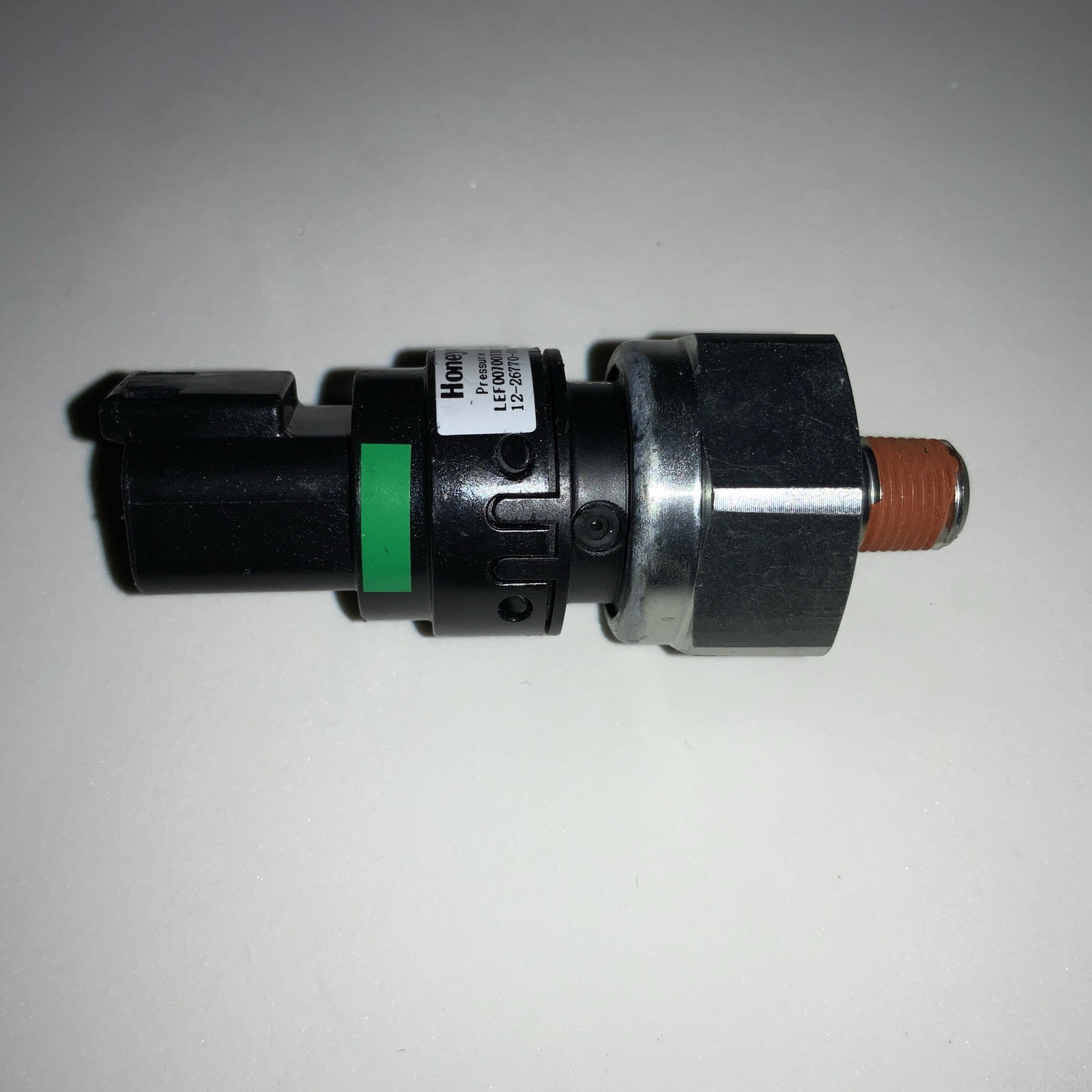 Freightliner Honeywell 12-26770-000 Genuine OEM Pressure Switch-new. (253)
