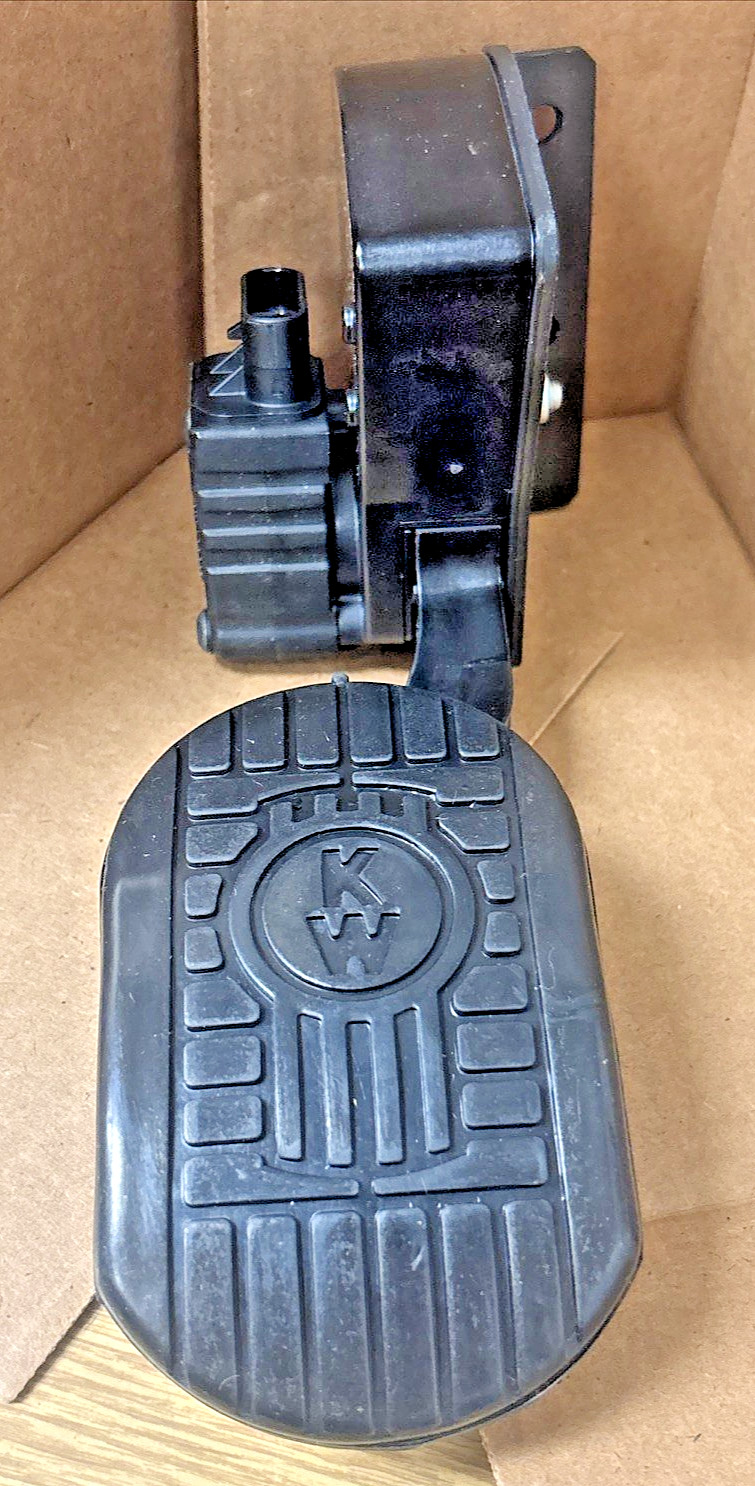 ~NEW GENUINE PACCAR OEM ELECTRIC THROTTLE ACCELERATION PEDAL ASSEMBLY ~ S21-1022