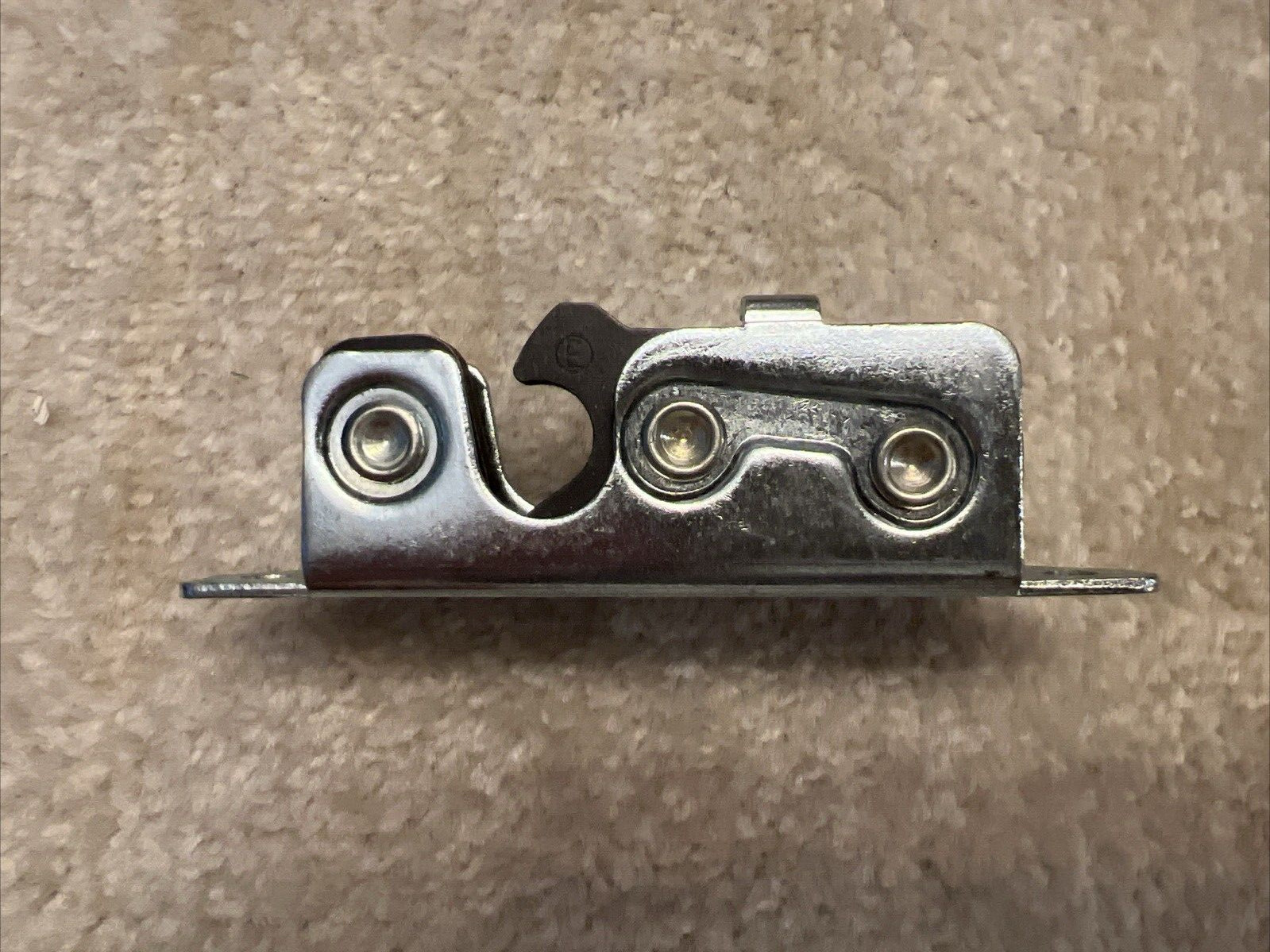 Kenworth Lower Bunk Latch 19-300R
