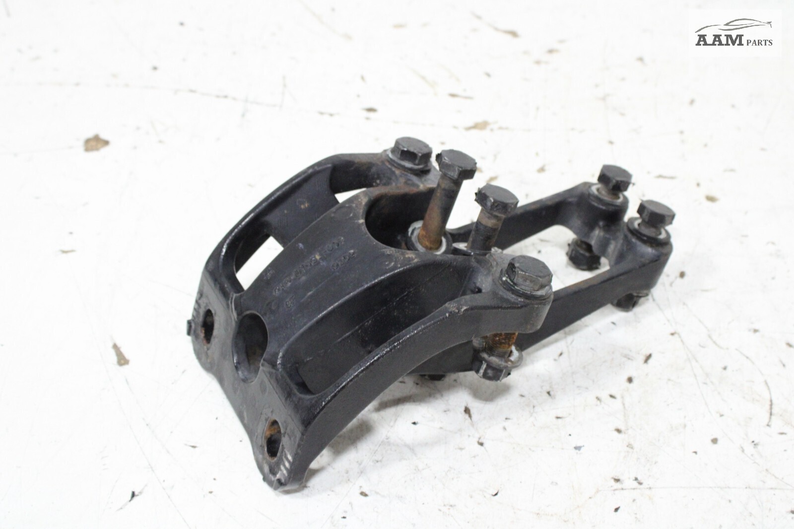 2018-24 FREIGHTLINER CASCADIA FRONT RIGHT CAB MOUNT BRACKET R18-67961-000 OEM