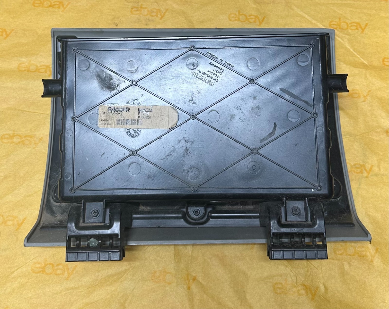 S10-6030-0731 Genuine Paccar Glove Box OEM – Used