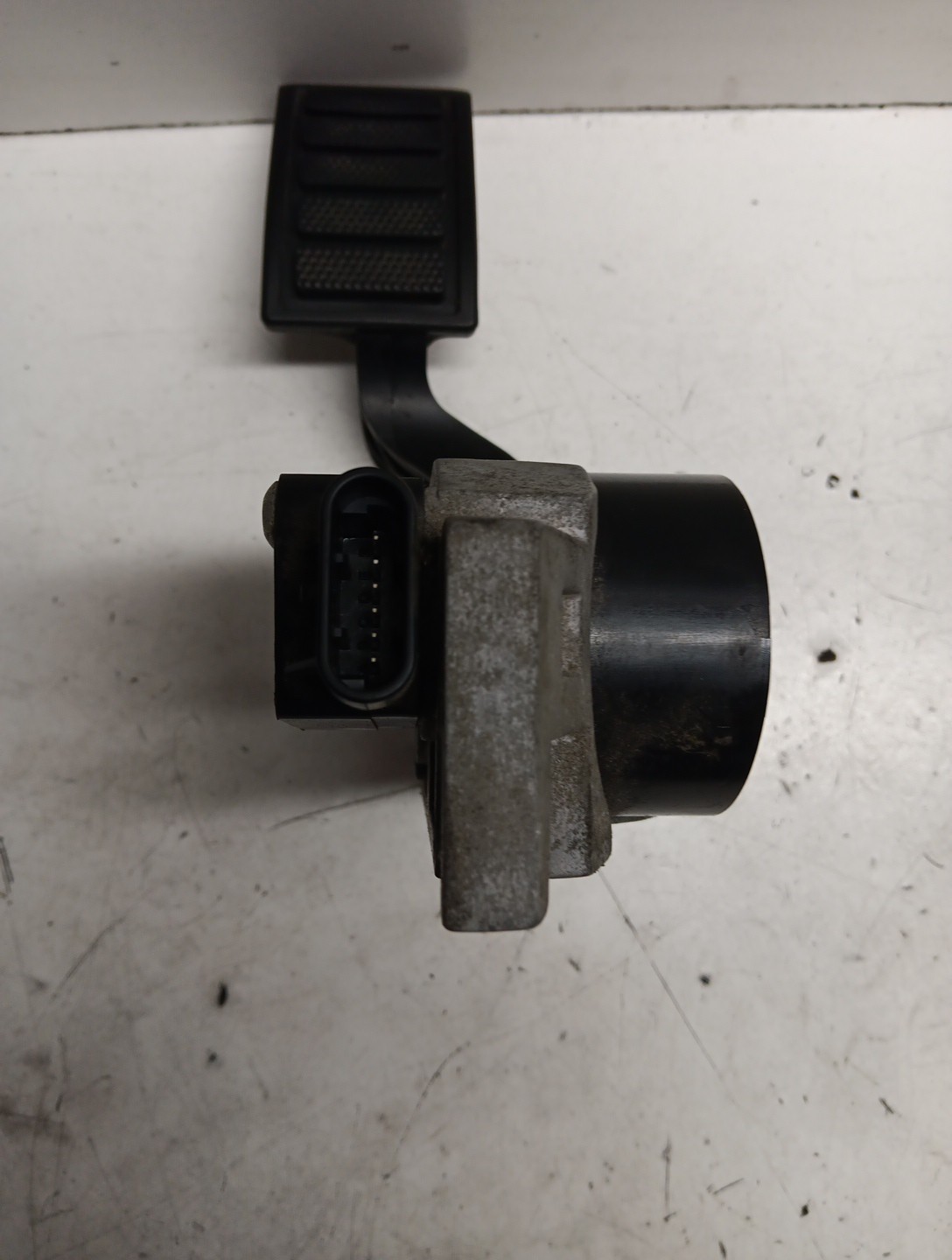 Volvo Fuel Pedal Assembly 82734053 Throttle Position Sensor Item #3147