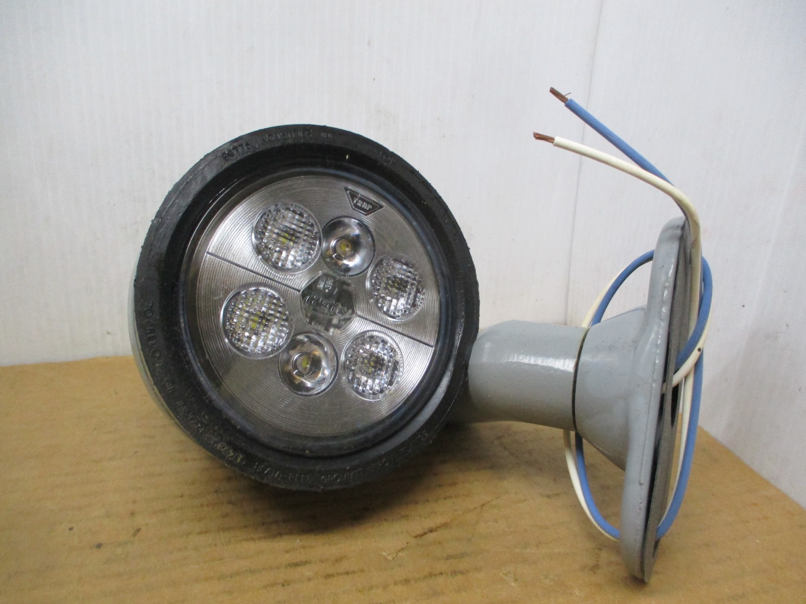 Betts LED Flood Lamp Asembly 325501