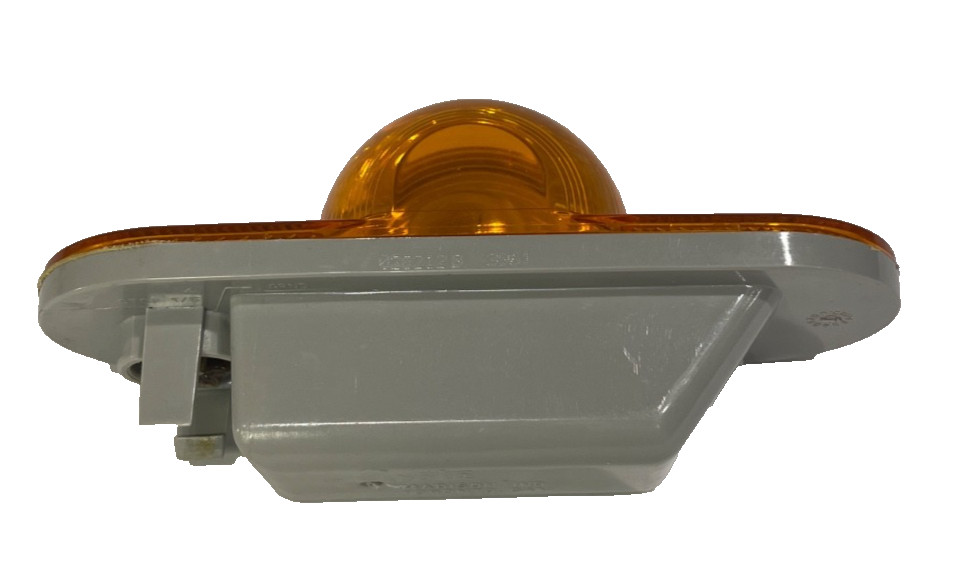 GROTE 52533 POLYCARBONATE TORSION SIDE MARKER TURN SIGNAL