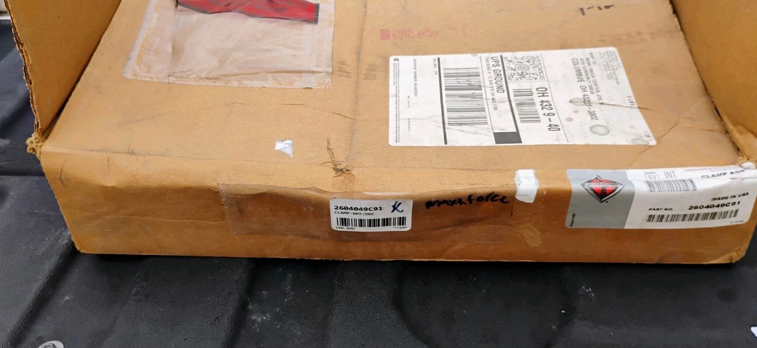 NOS GENUINE INTERNATIONAL NAVISTAR DPF CLAMP 2604049C91 – Set Of Two Pcs