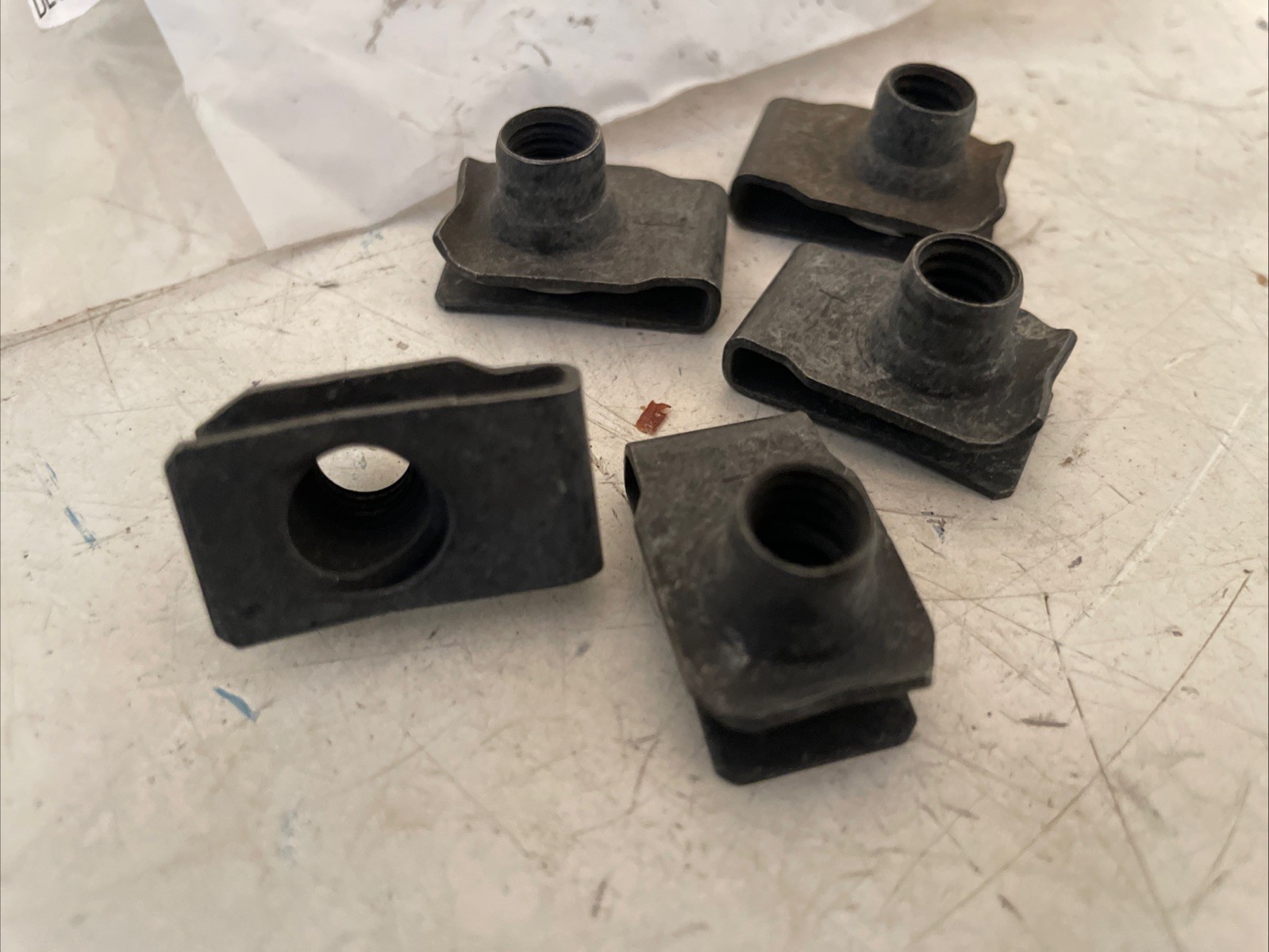 INTERNATIONAL SPEED NUT 5/16 SET OF 5 NEW 3528663C1
