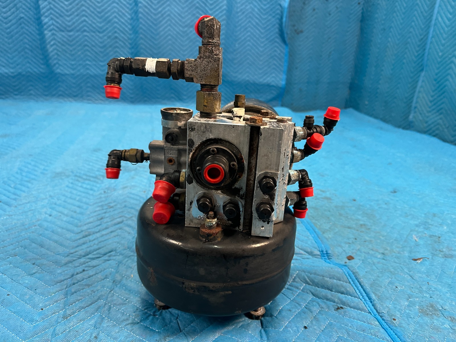 International Prostar LF627 Bendix Air Dryer Assembly 2017 OEM