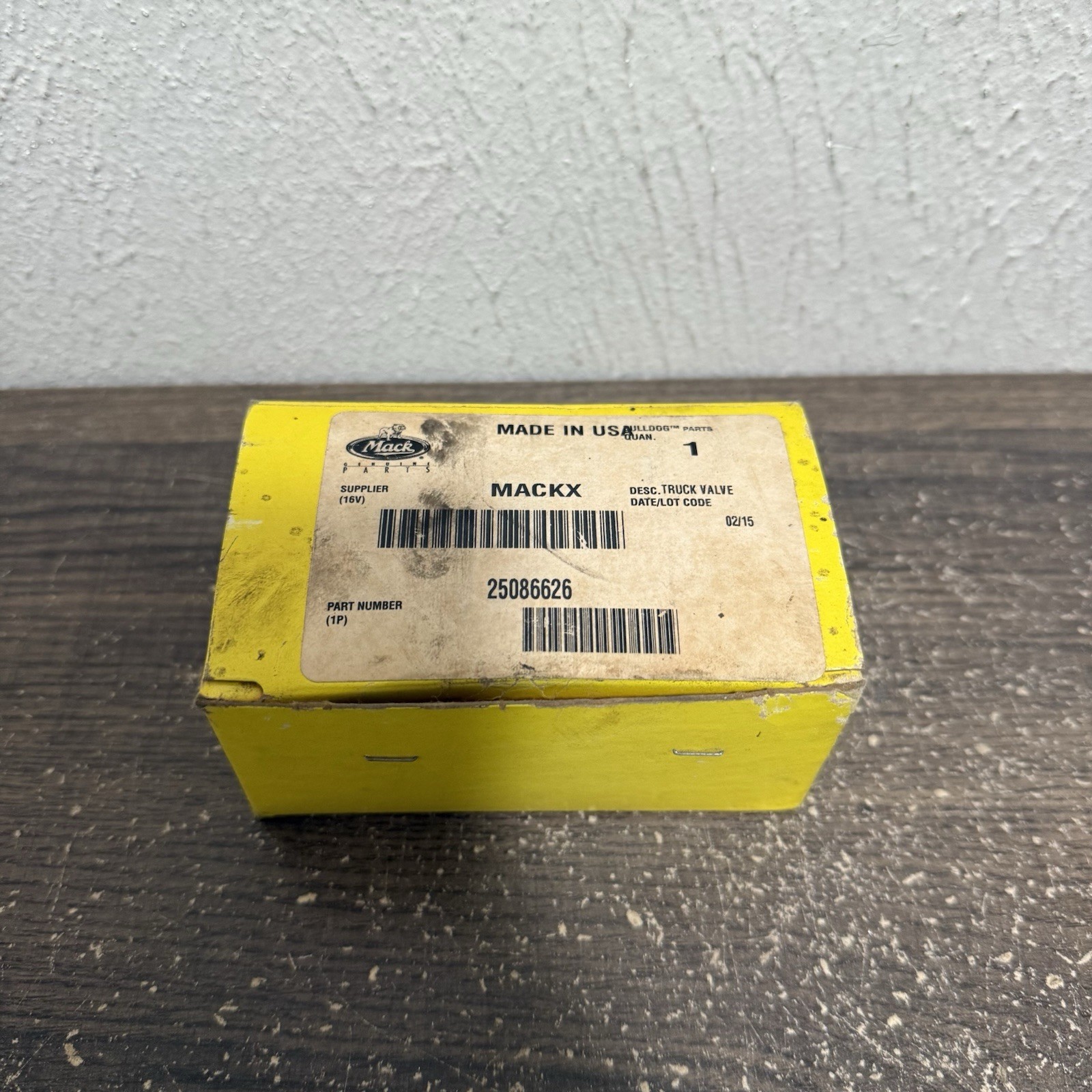 OEM Old Stock USA Made Mack Truck Valve/Fuel Valve 25086626 – New Open Box