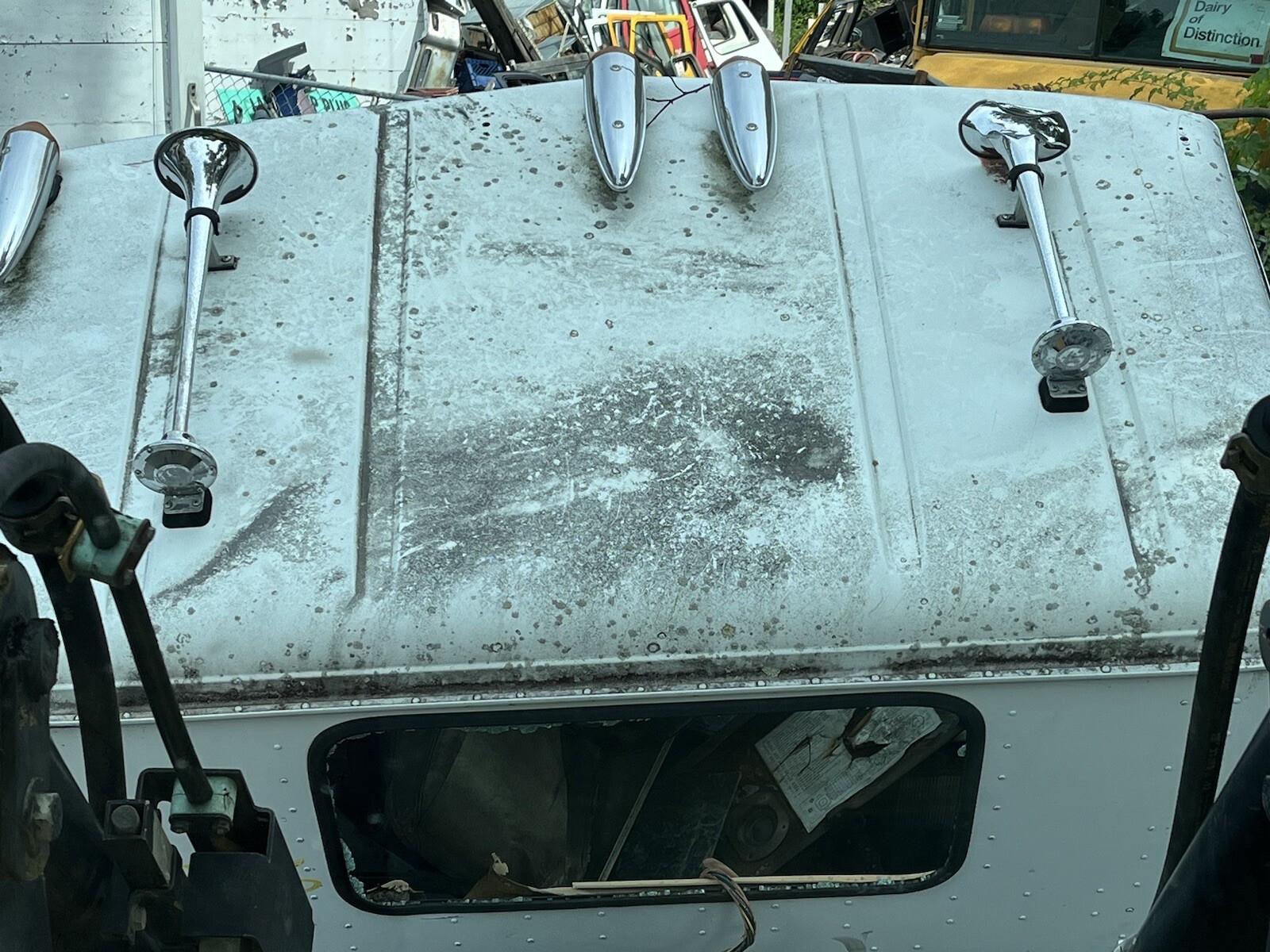International 9300 Cab Semi Road Tractor Doors Dash Column