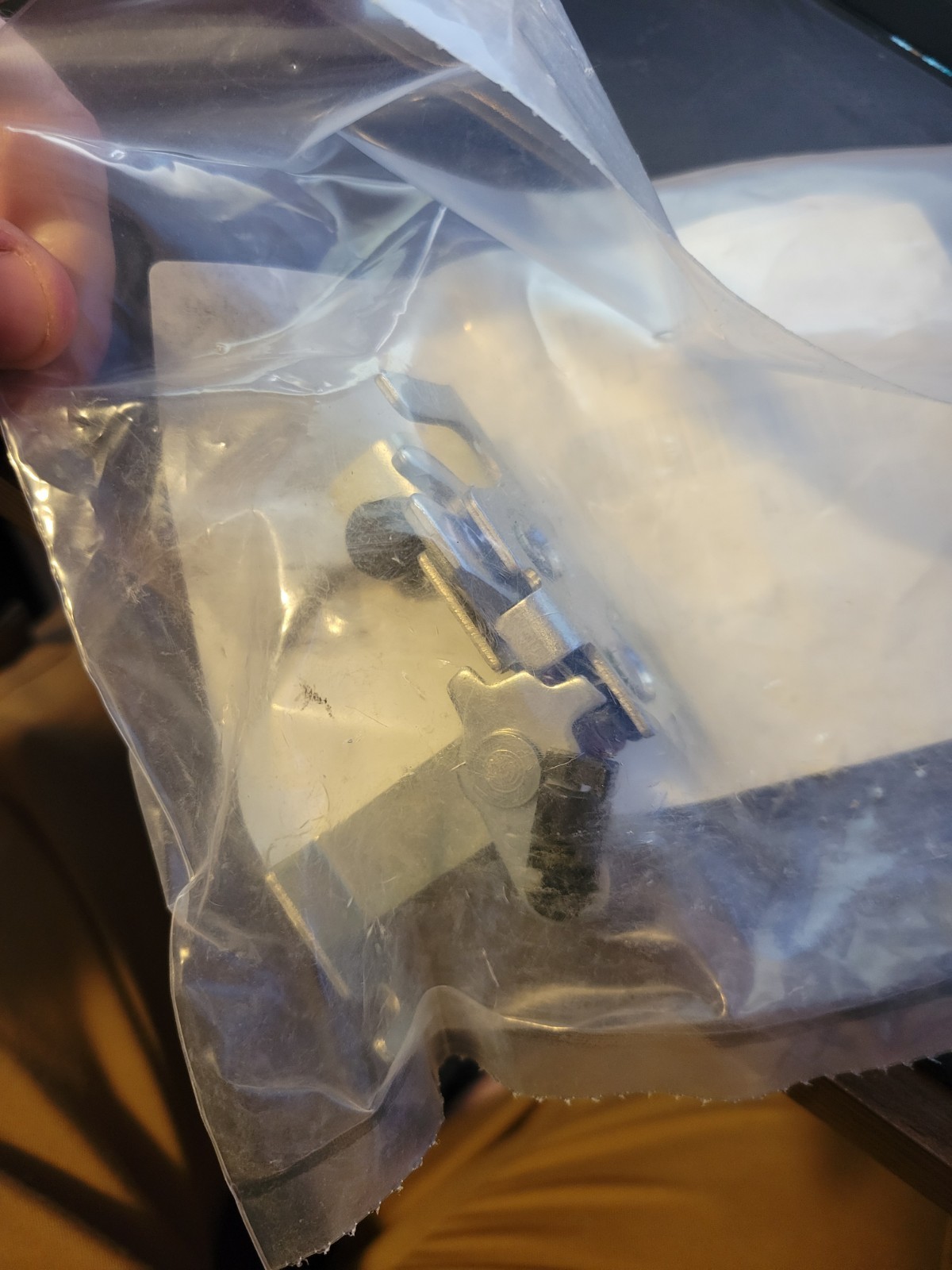 T56-6014 PETERBILT UPPER BUNK LATCH LH