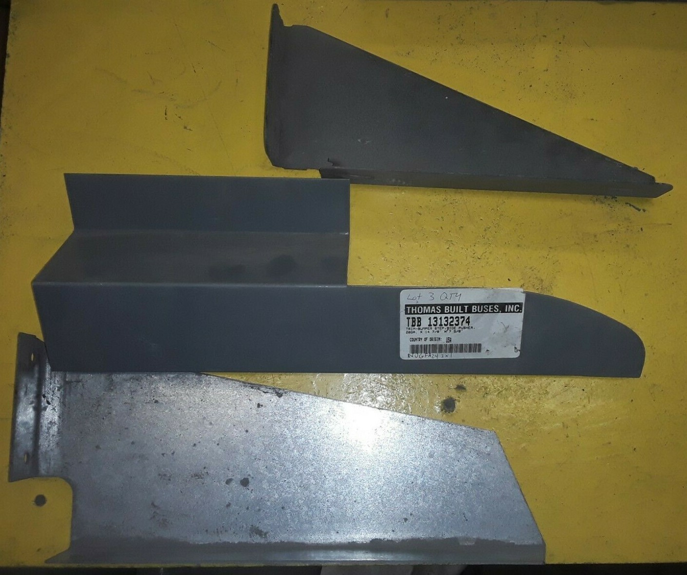 THOMAS BUS PARTS LOT TBB13132374 / 13132374 3 PIECES