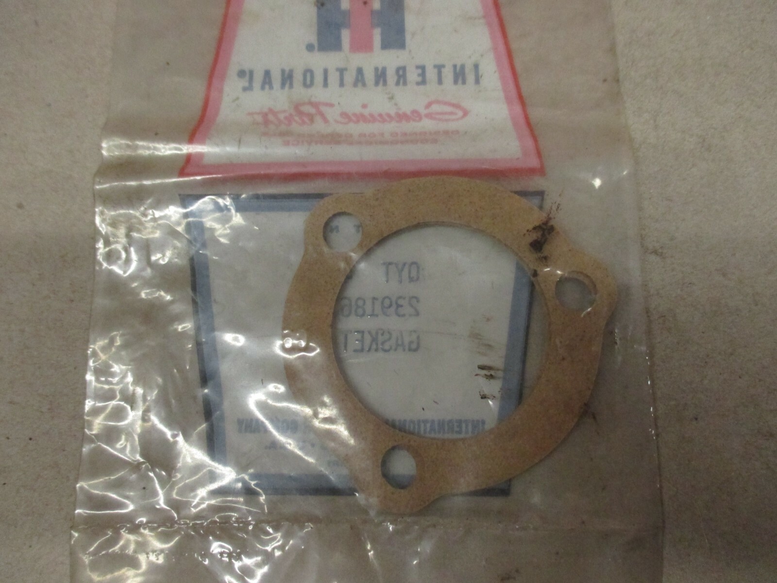 INTERNATIONAL 239186R1 GASKET 3 PIECES IN BAG OEM TRUCK PARTS DT466 NOS