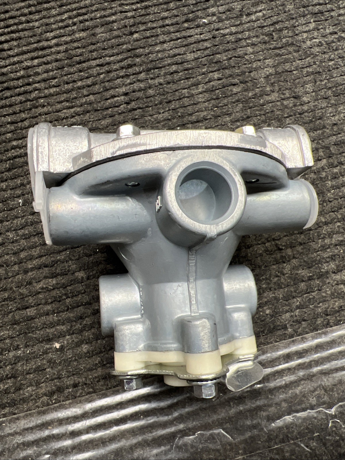 WORLD AMERICAN WA110197 RELAY VALVE