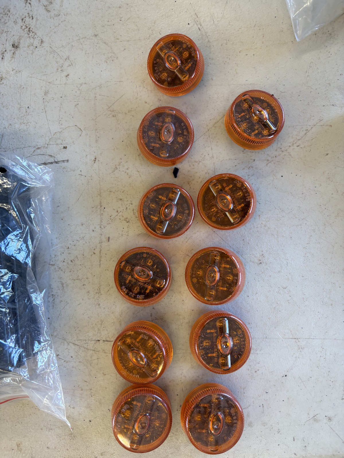 Maxxima 2″ Round Clearance Marker Light w/ 5 LEDs Orange 11 Pack M09250R/Y