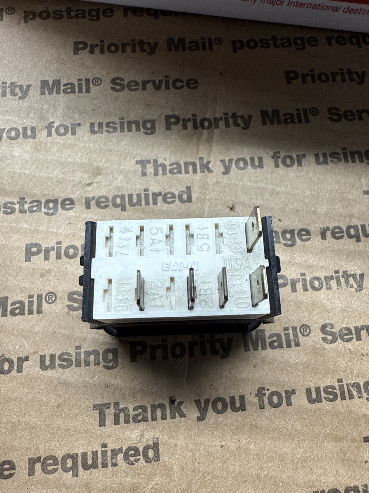 Freightliner DOME LIGHT Switch – A0622523013 A06-22523-013 ( A06-30769-013 *)