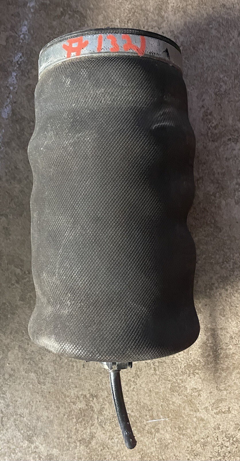 Paccar / Continental Cab Suspension Air Bag 11040007 / 10657AA *Ready To Ship*