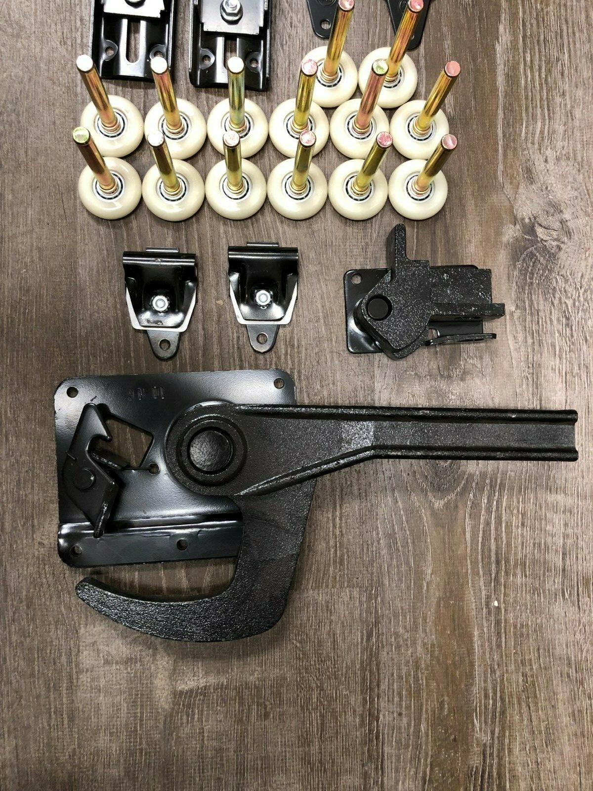 40PC Whiting Style Door Repair Kit- Hinges/2″ Rollers/ Lock / Keeper / Top / Btm