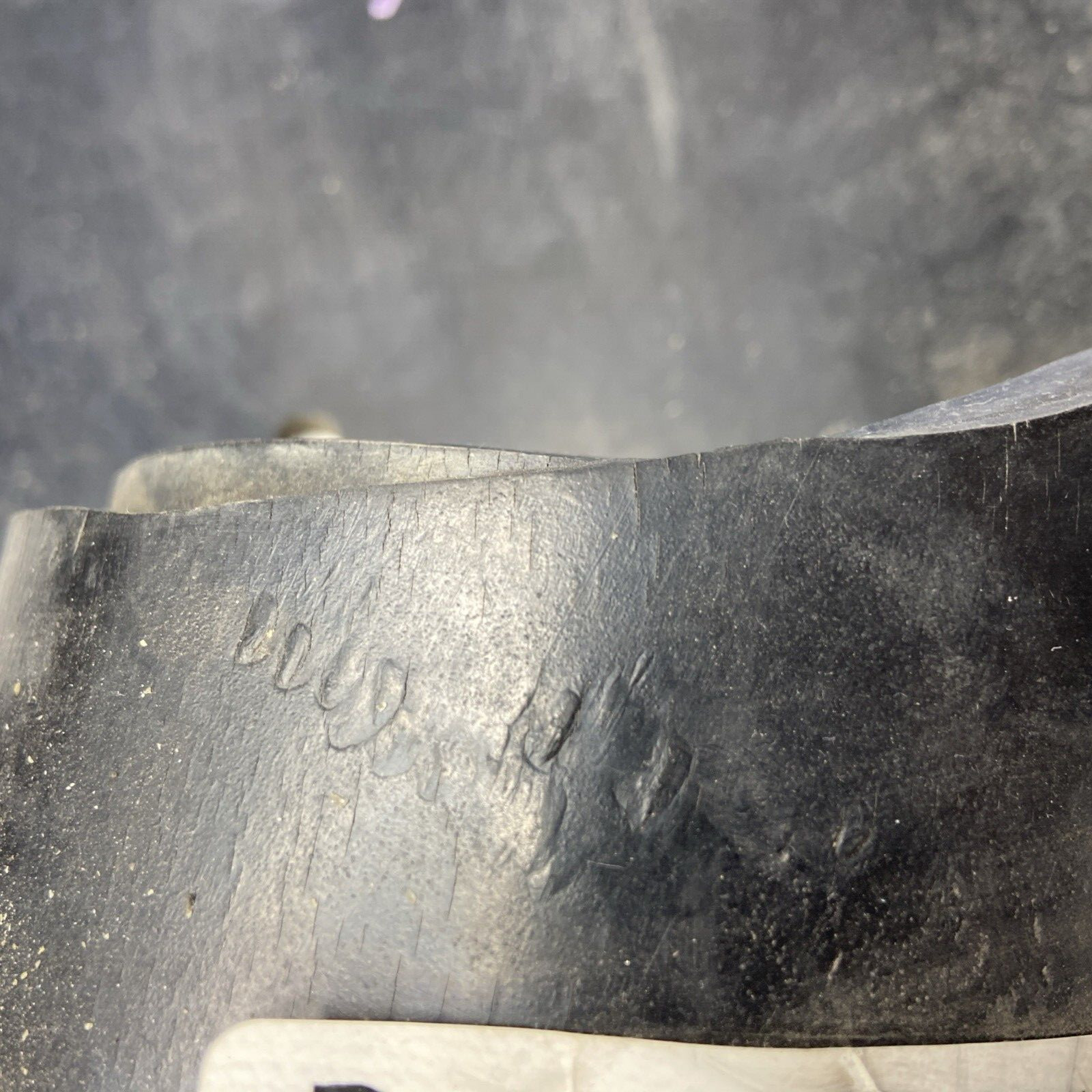 Roadtec 238124-03 Second Sec Conv Flashing Rubber Small Cracks