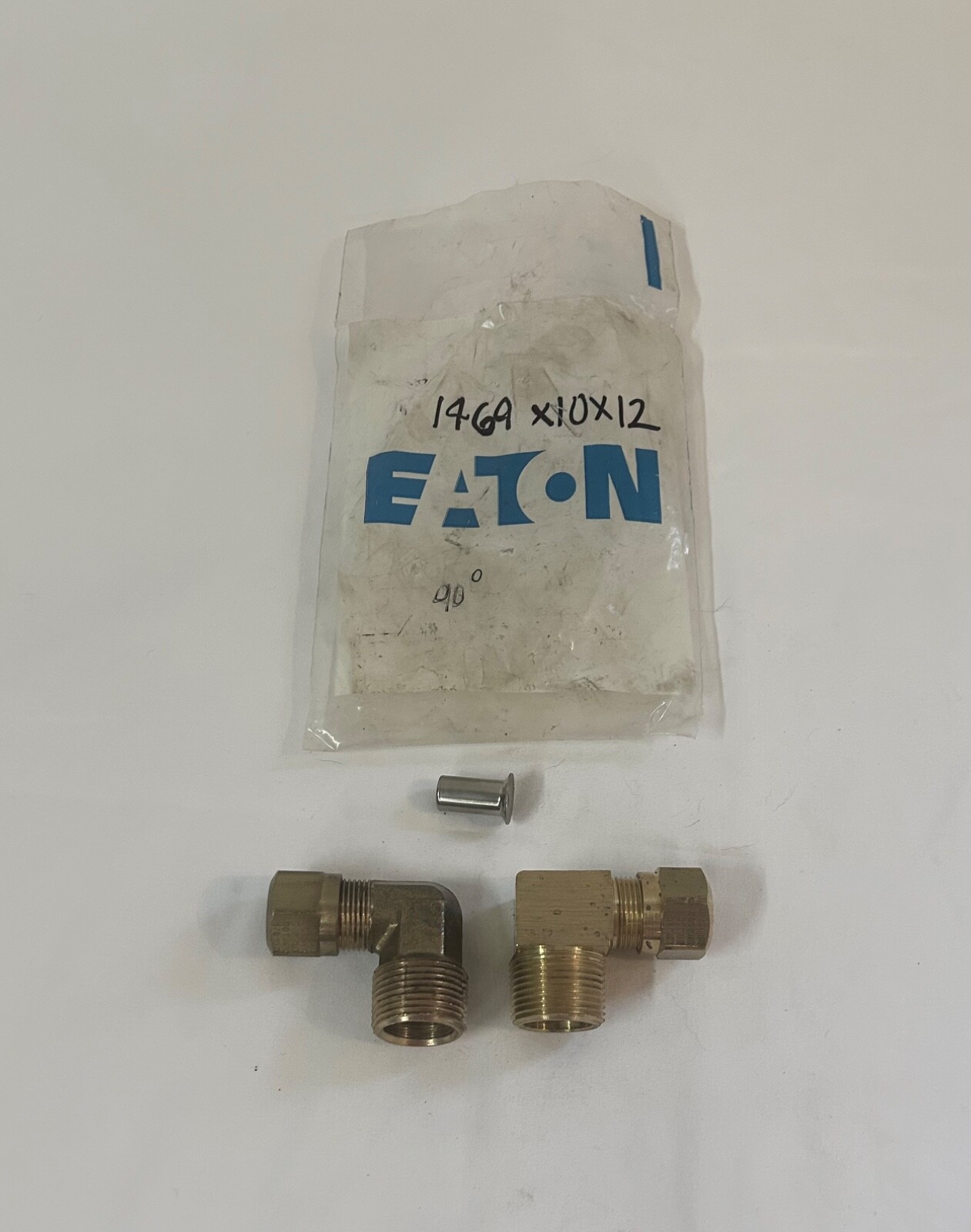 90 DEGREE BRASS AIR LINE FITTINGS – SET OF TWO – 5/8 MPT to 5/8 PLASTIC LINE