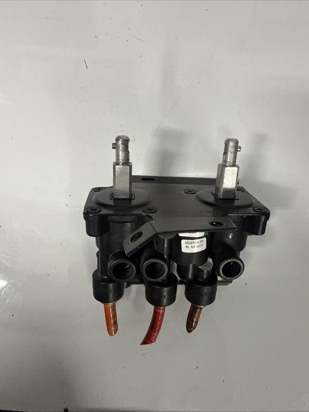 MERITOR WABCO PARKING AIR BRAKE VALVE RKN20619 VOLVO 3175705