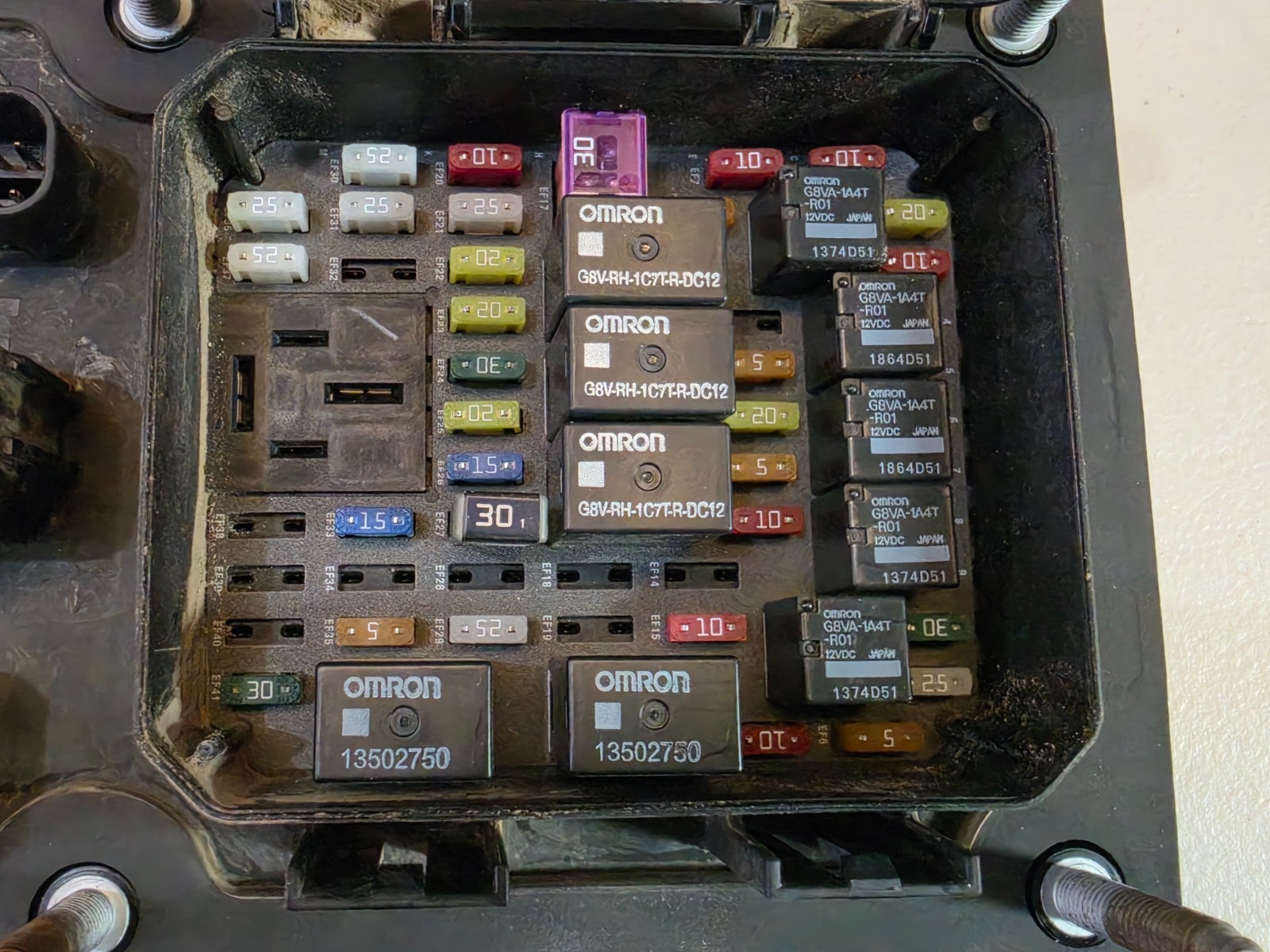 Kenworth T680 PACCAR Fuse Box P27-1147-0200 S53-1293-11E Cab PDC OEM