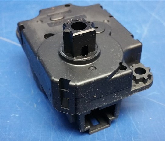Minebea Mahle FK466001 Electric Stepper HVAC Actuator Motor Freightliner BOA