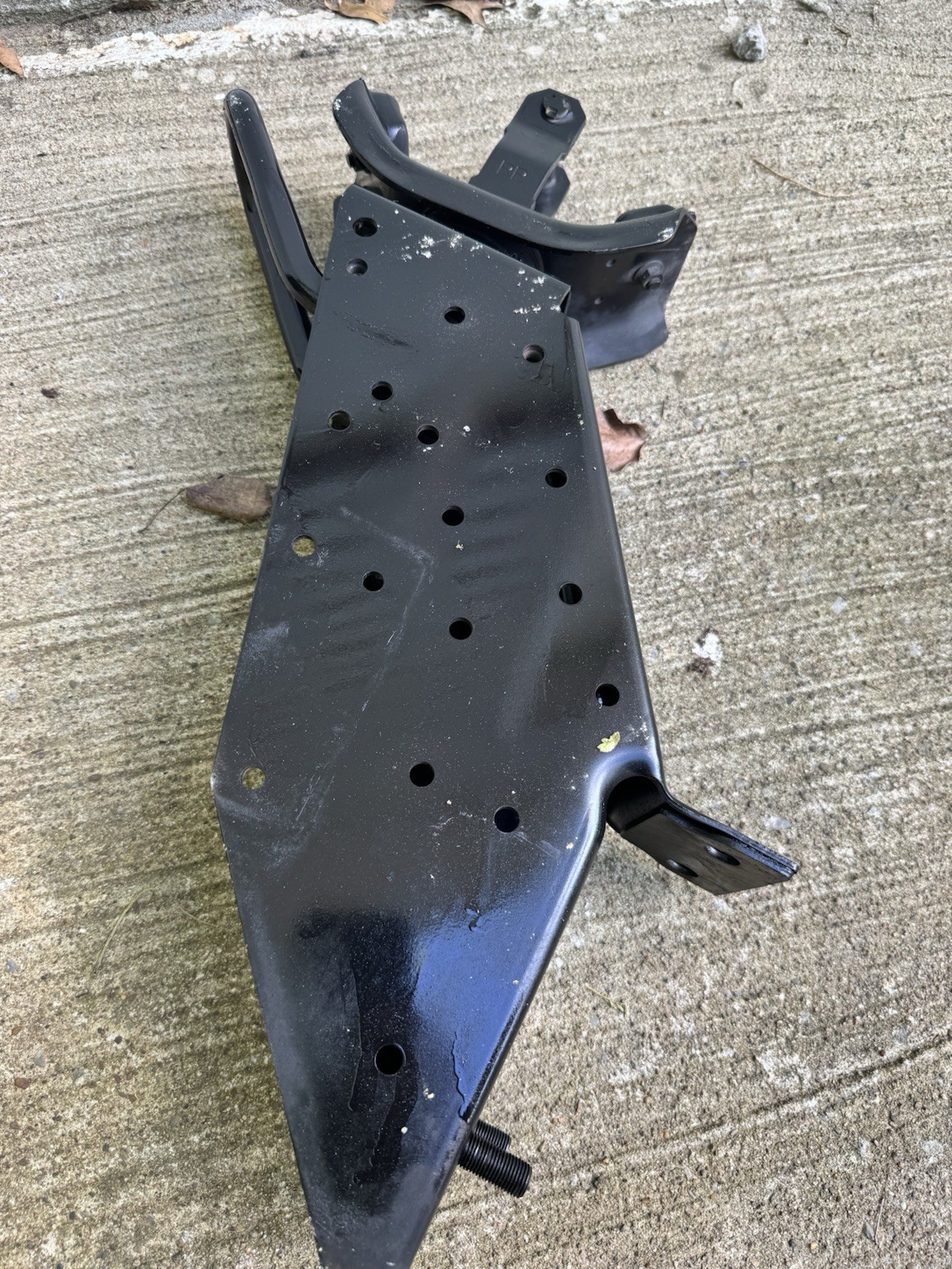 Isuzu Npr Cab Mount Bracket Driver Side
