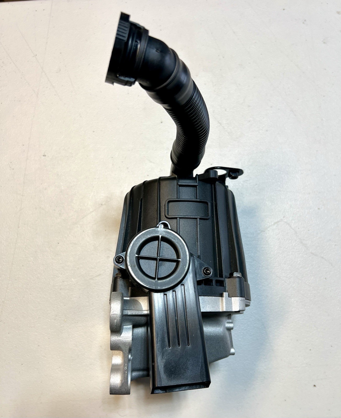 Crankcase Breather Oil Separator For Freightliner For Mack MP8 Detroit DD15 DD13