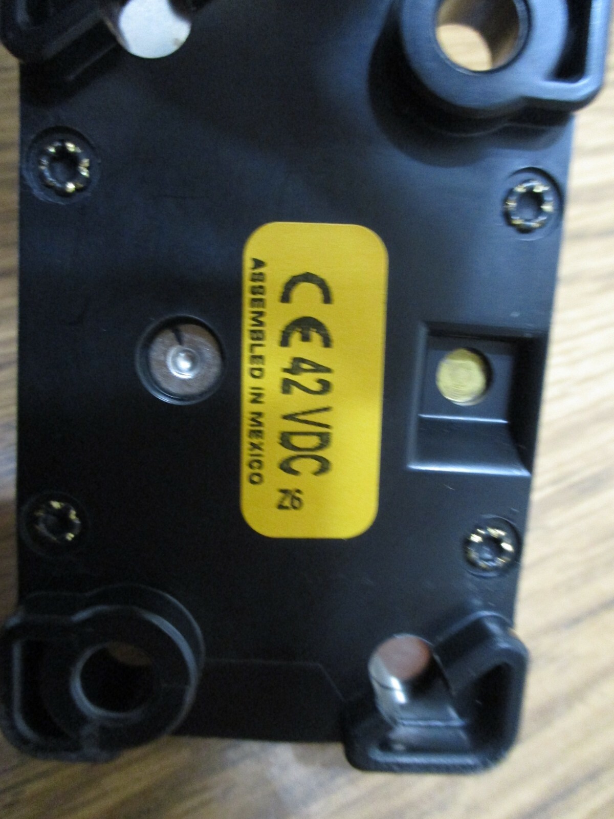 CB3-SM120 HIGH AMP CIRCUIT BREAKER TYPE III SURFACE MOUNT 120 AMP MANUAL RESET