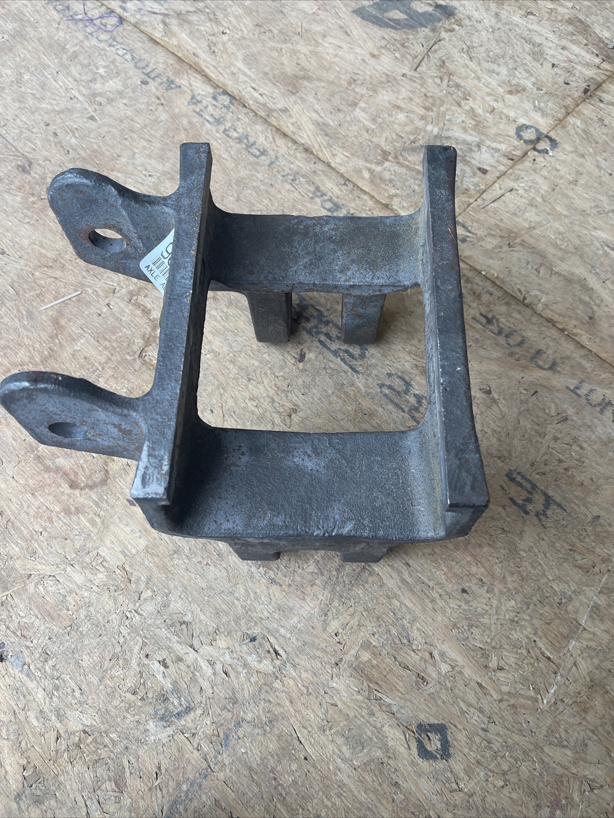 SAF-HOLLAND 90001552 – Axle Adapter – Machined, Lower