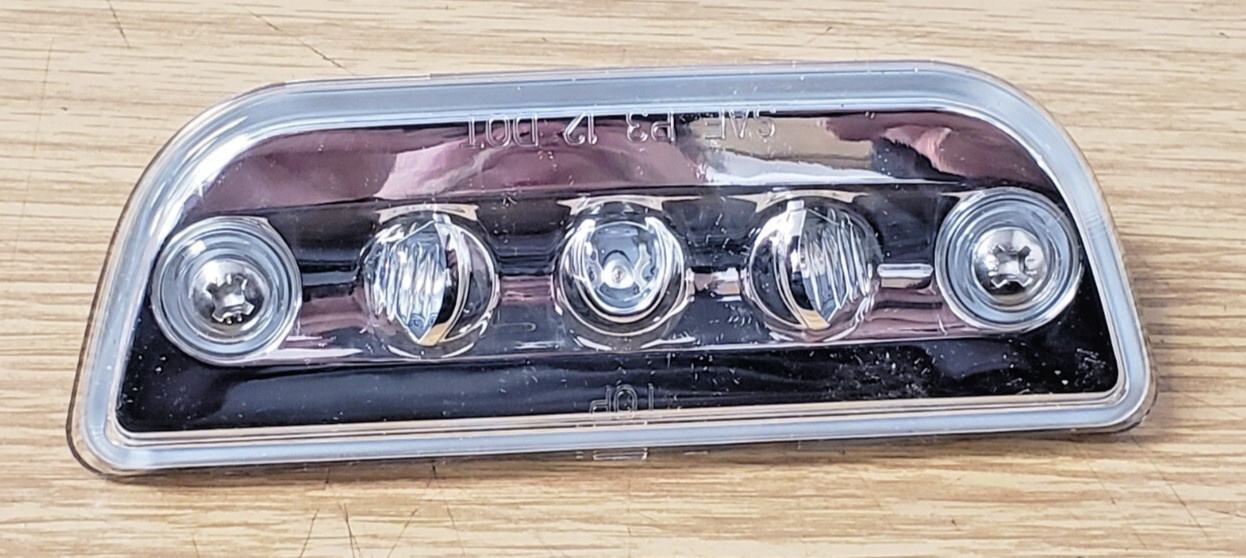~NEW GENUINE PACCAR OEM KENWORTH / PETERBILT SLEEPER CLEARANCE MARKER LIGHT