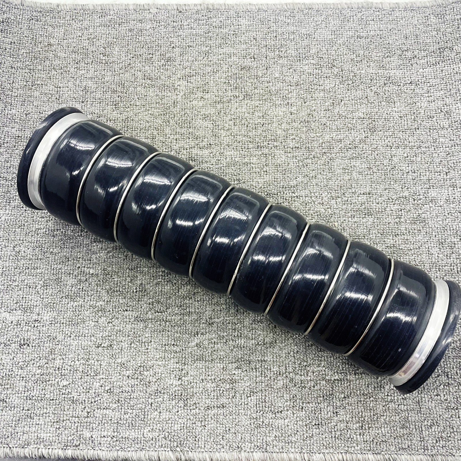 New Heavy Duty Charge Air Hose,(Black) Fits For Volvo Truck D12 VNL 21312237