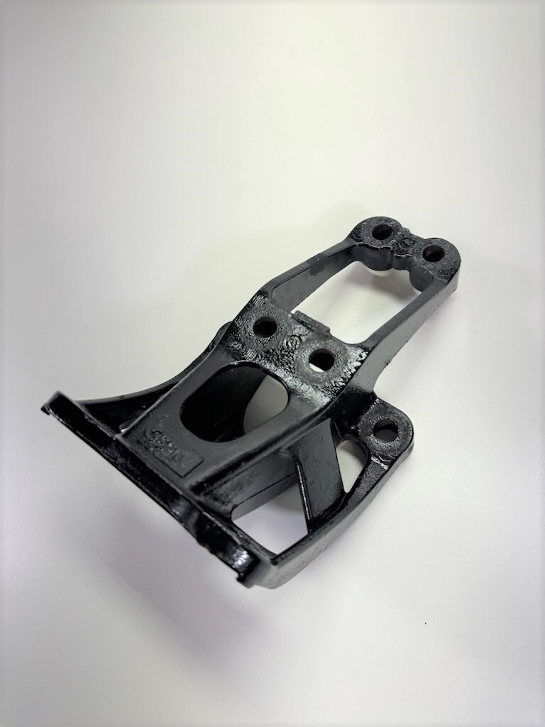 2020 FREIGHTLINER CASCADIA FRONT CAB MOUNT BRACKET R18-67961-000