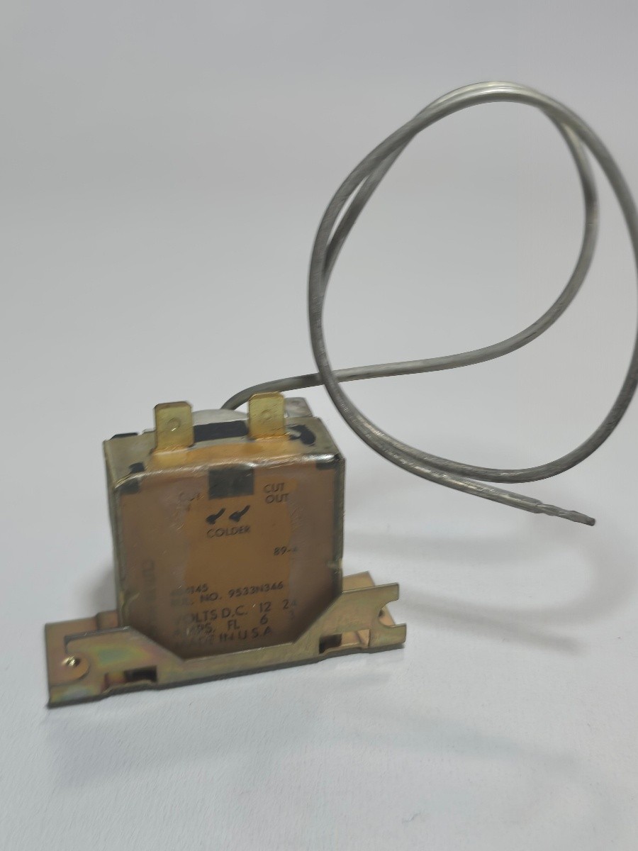 Cutler-Hammer 9533N346 A/C Cycling Thermostat Switch 12V DC