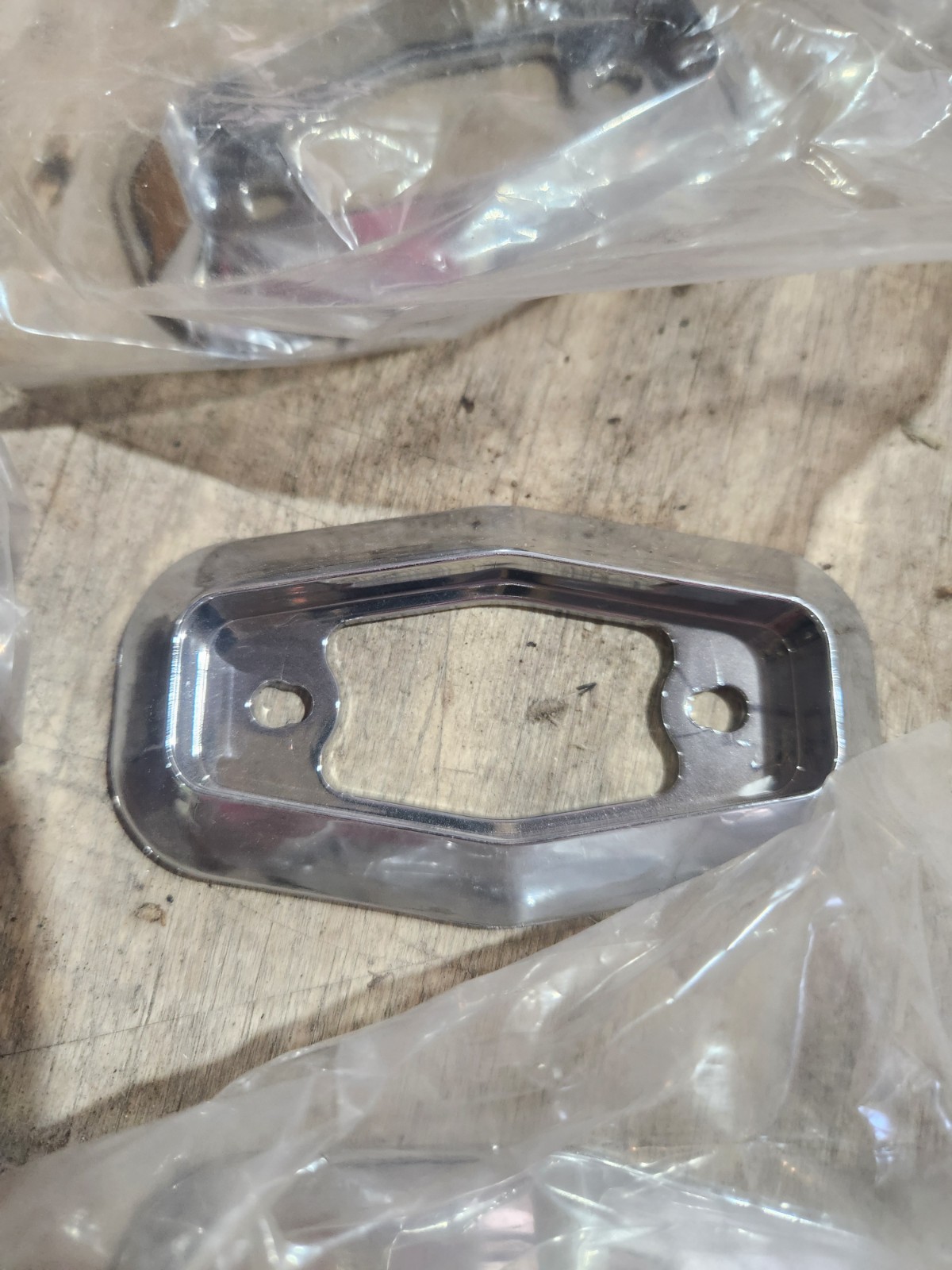 Qty 4** Optronics PLA13C2B Chrome Base for MCL13 and UCL Series Light
