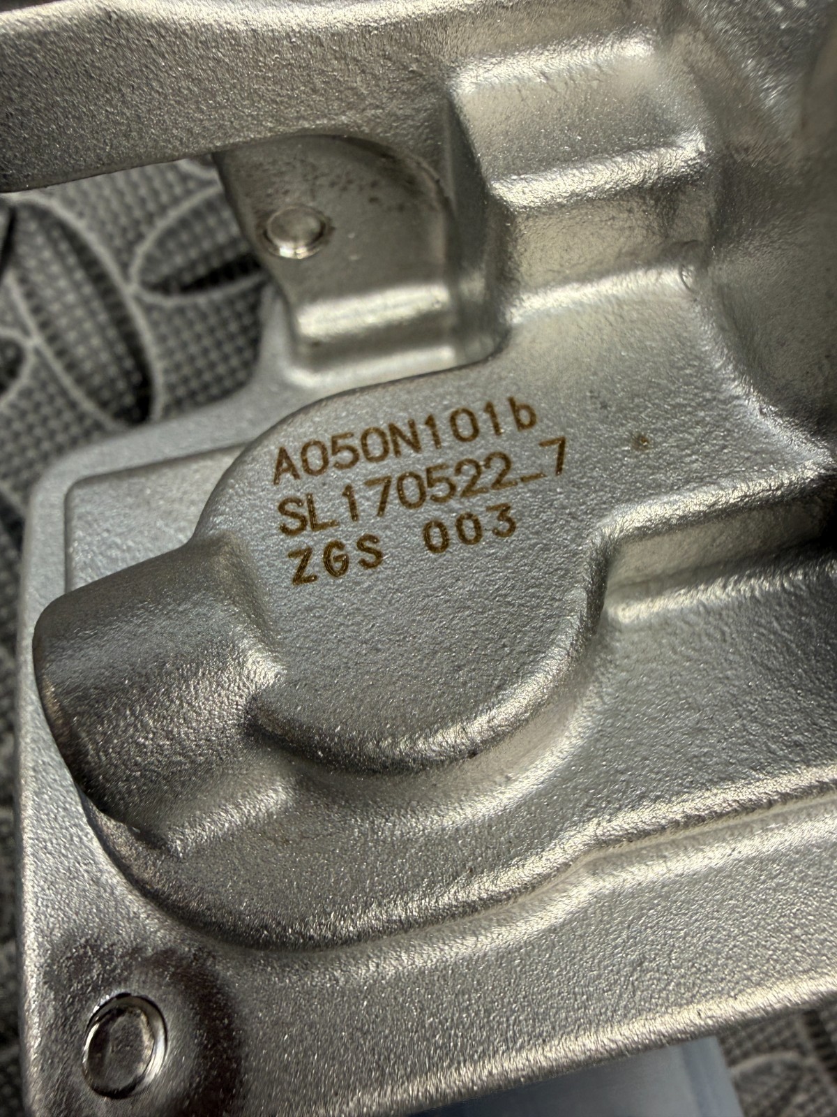Genuine OEM Detroit Diesel EA0001407439 Mercedes-Benz DEF Metering Unit Kit