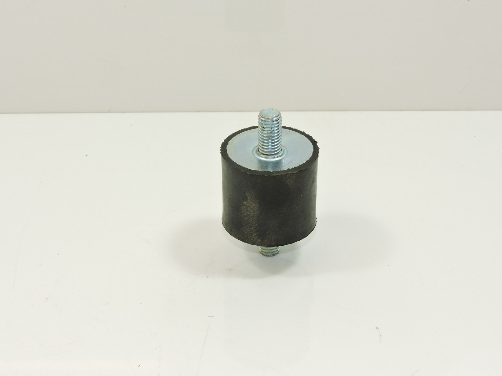Rubber buffer mounting suits FITS DAF FITS RENAULT FITS VOLVO Truck LorryHGV 685