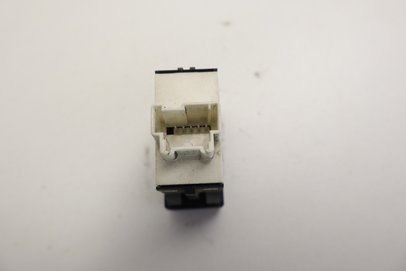 2014-2019 KENWORTH T680 PACCAR REAR CAB LOAD FLOOD LIGHT DASH CONTROL SWITCH