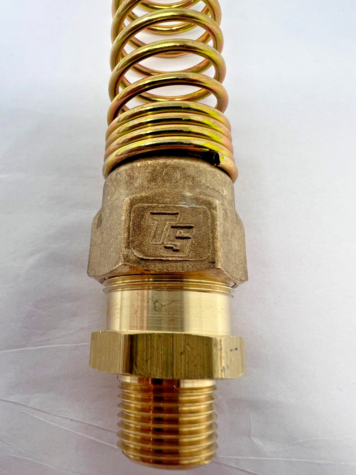 Brass DOT Air Brake Hose End Connector 3/8″ x 3/8″ Male NPT W/ Spring Guard USA