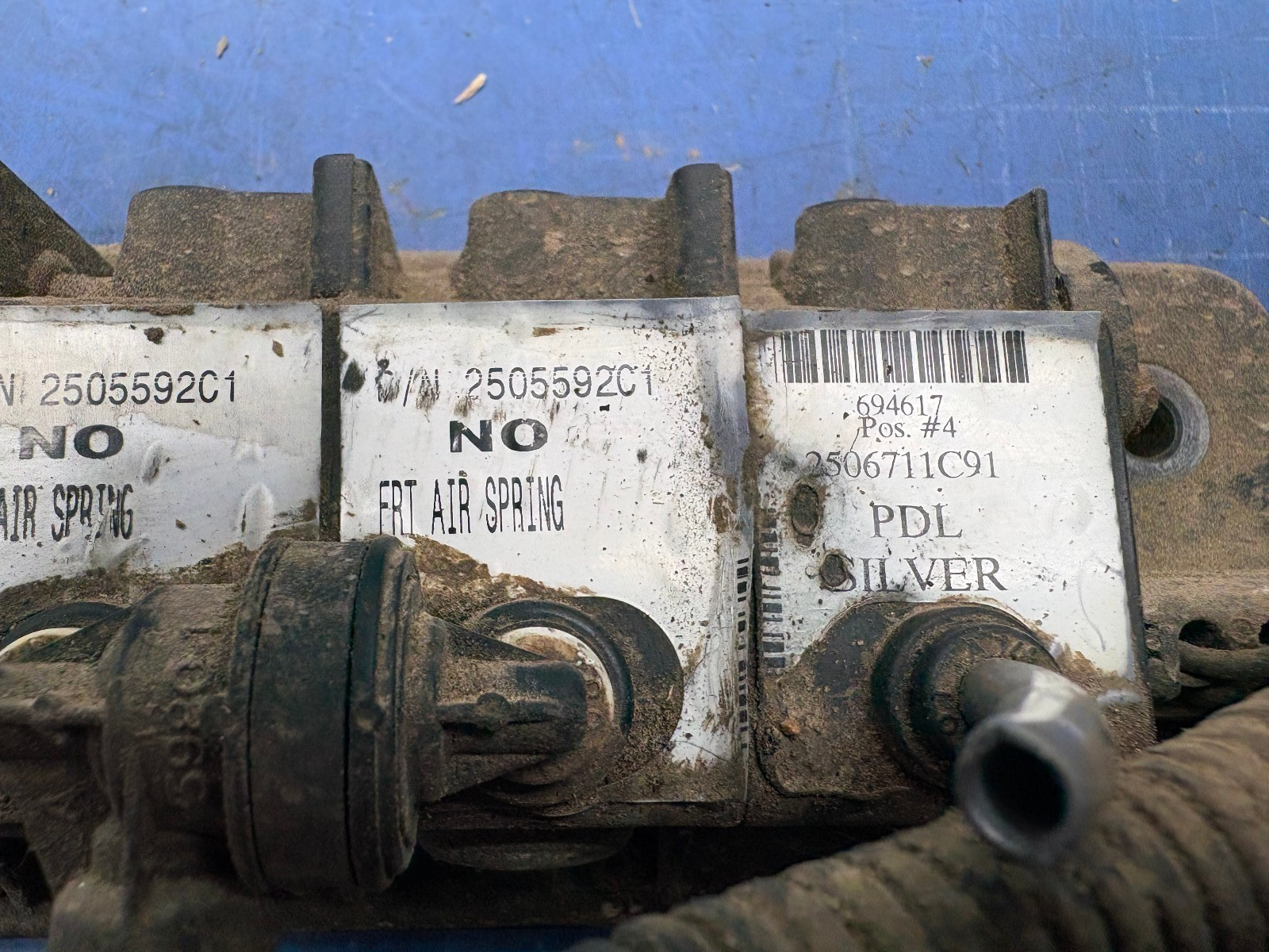 2007 IH PROSTAR PREMIUM AIR VALVE SOLENOID 2506713C91, 2505592C1, & 2506711C91