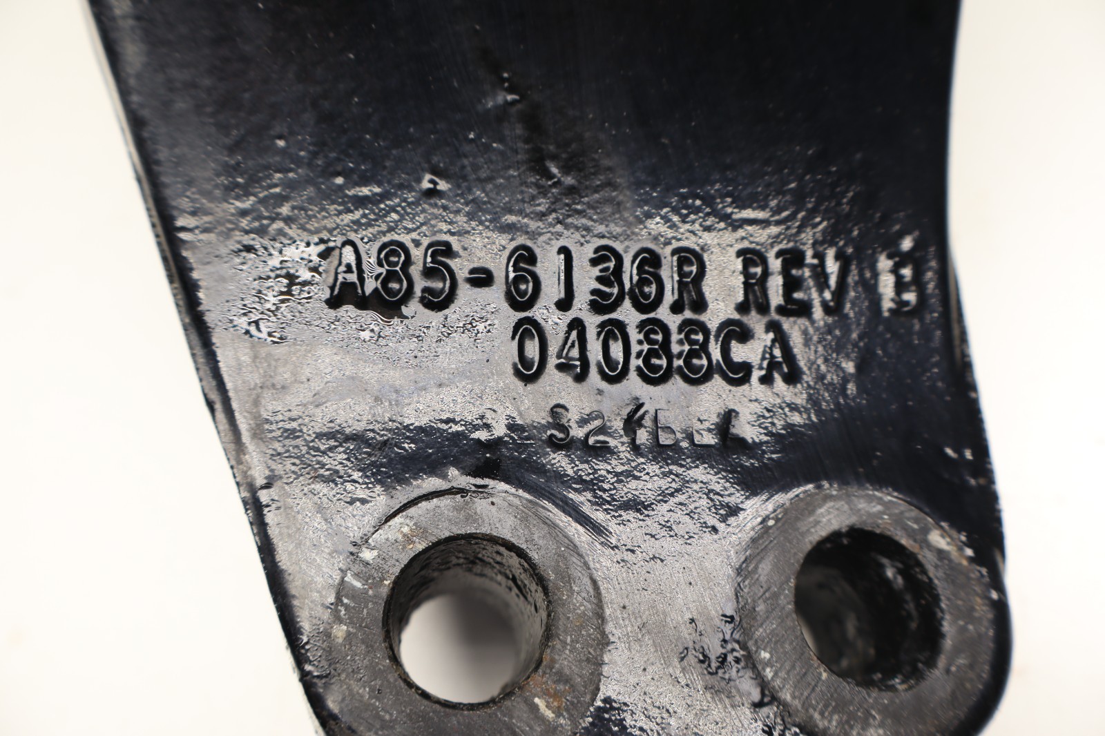 2023 PETERBILT 579 PACCAR RIGHT CAB MOUNT BRACKET A85-6136R