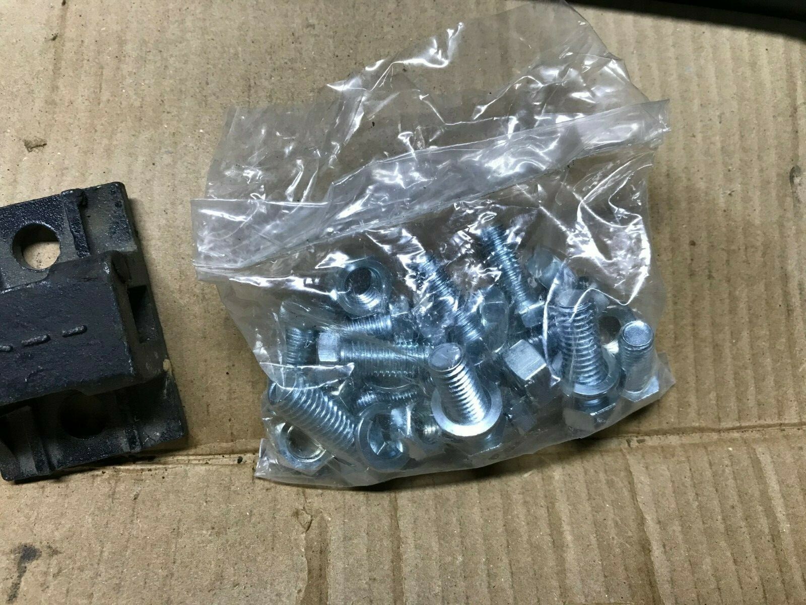 B35 BETTS Spring Steel FLAP HANGER Pair & Hardware BTS-B35